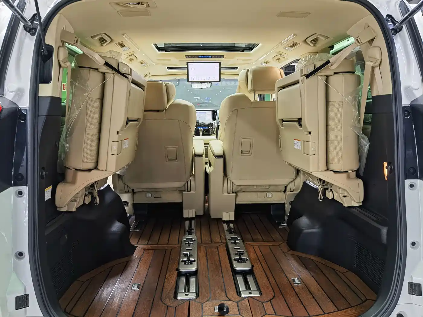Toyota Alphard 2020 Hybrid 2.5L Premium Edition фото 20
