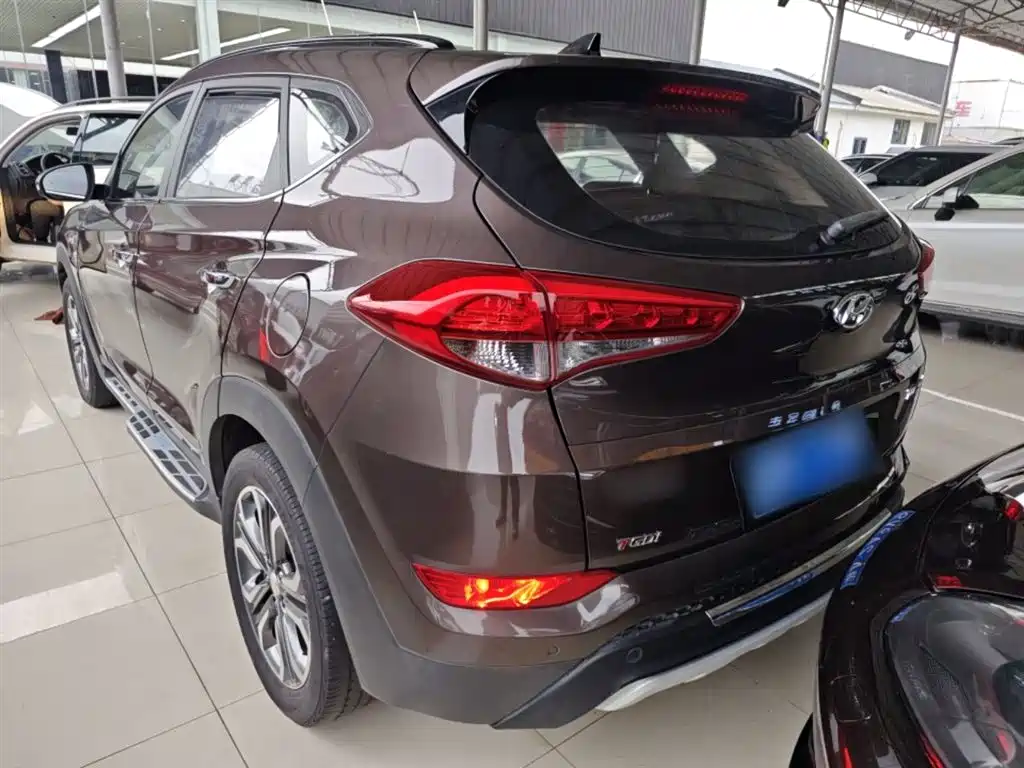 Hyundai Tucson 2015 1.6T Dual Clutch 2WD Leading фото 5