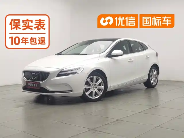 Volvo V40 2018 T3 R-Design Edition — фото 1