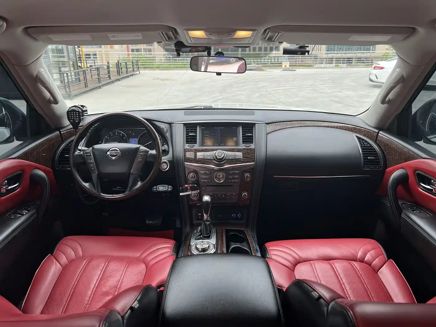 Nissan Patrol 2018 4.0L Leadership фото 9