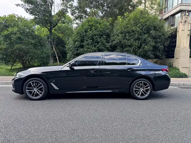 BMW 5 Series 2022 525Li M Sport Package — фото 3