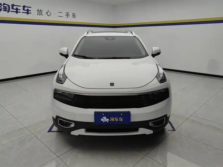 Lynk & Co 01 2017 2.0T 2WD Pro Version фото 2