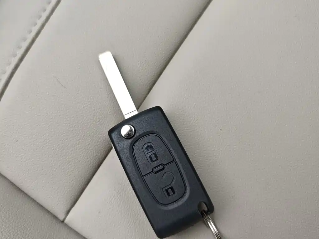 Citroën C-Quatre 2015 2013 Model Sedan 1.6L Automatic Premium Style