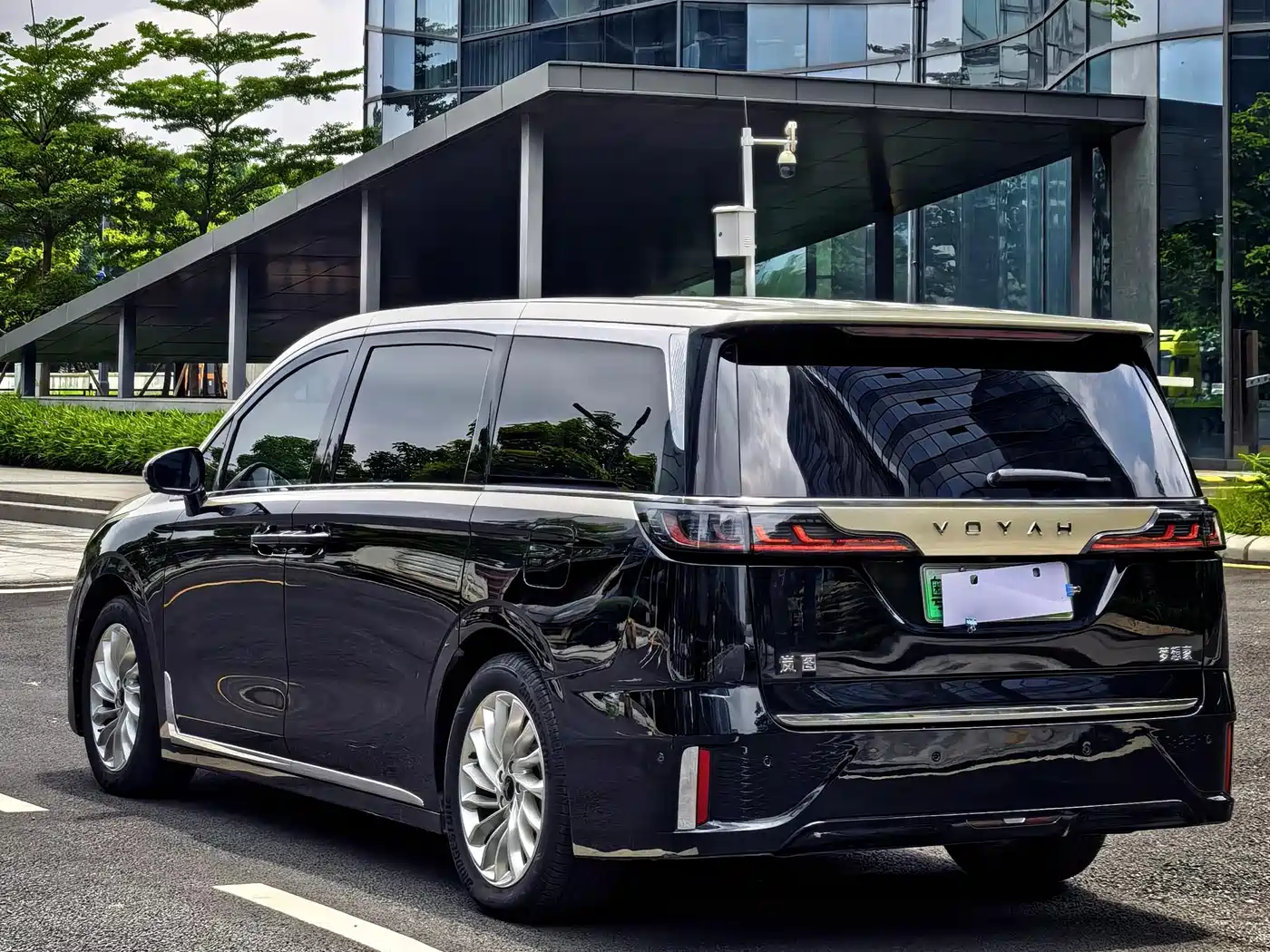 Voyah Auto Voyah Dreamer 2024 PHEV Extended Range Premium Edition фото 5