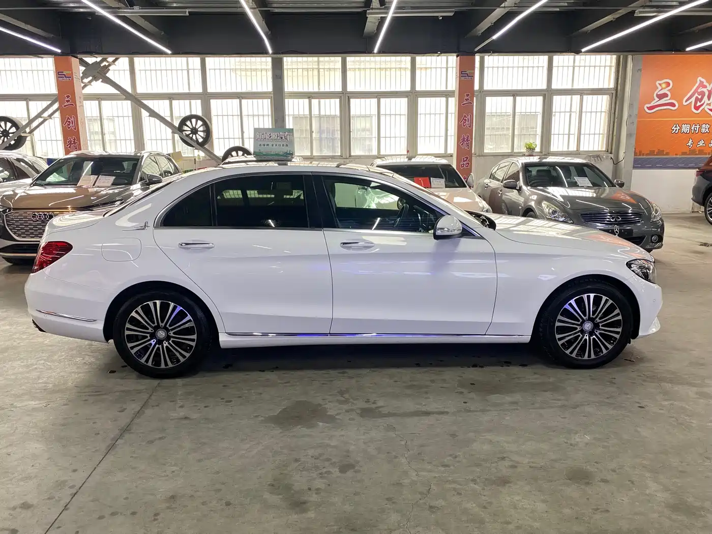 Фото 4 - Mercedes-Benz C-Class