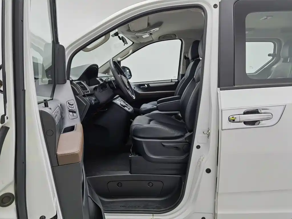 SAIC Maxus Maxus G10 2021 2021 2.0T Automatic Elite Edition Gasoline 7-Seater