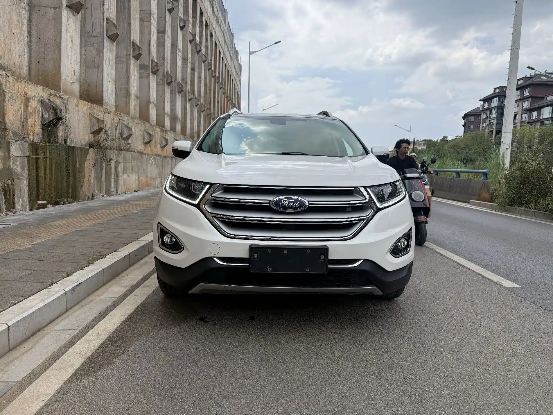 Фото 2 - Ford Edge