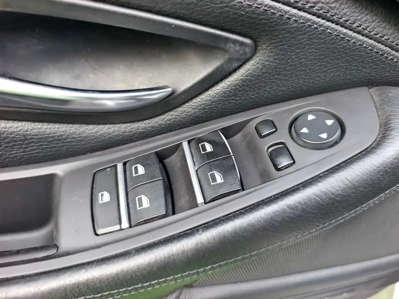 BMW 5 Series 2013 520Li Elegance фото 4