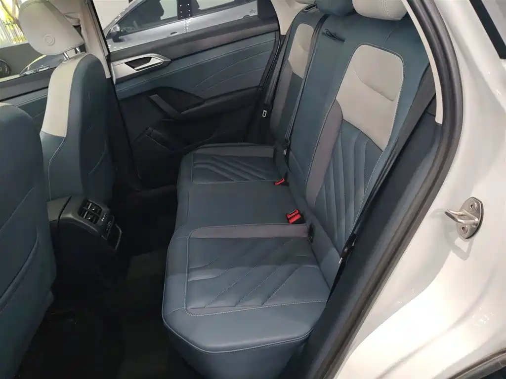 Volkswagen Tharu 2023 300TSI 2WD Full Moon Edition фото 17