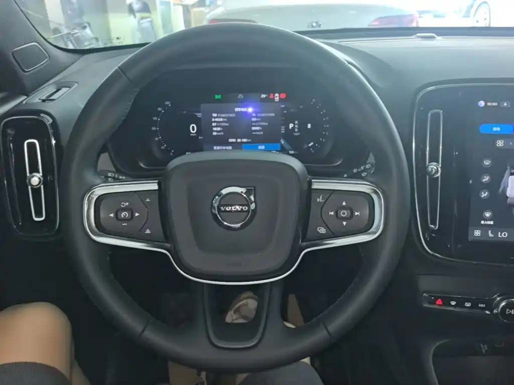 Volvo XC40 2024 2024 B3 Smart Elite Luxury Edition