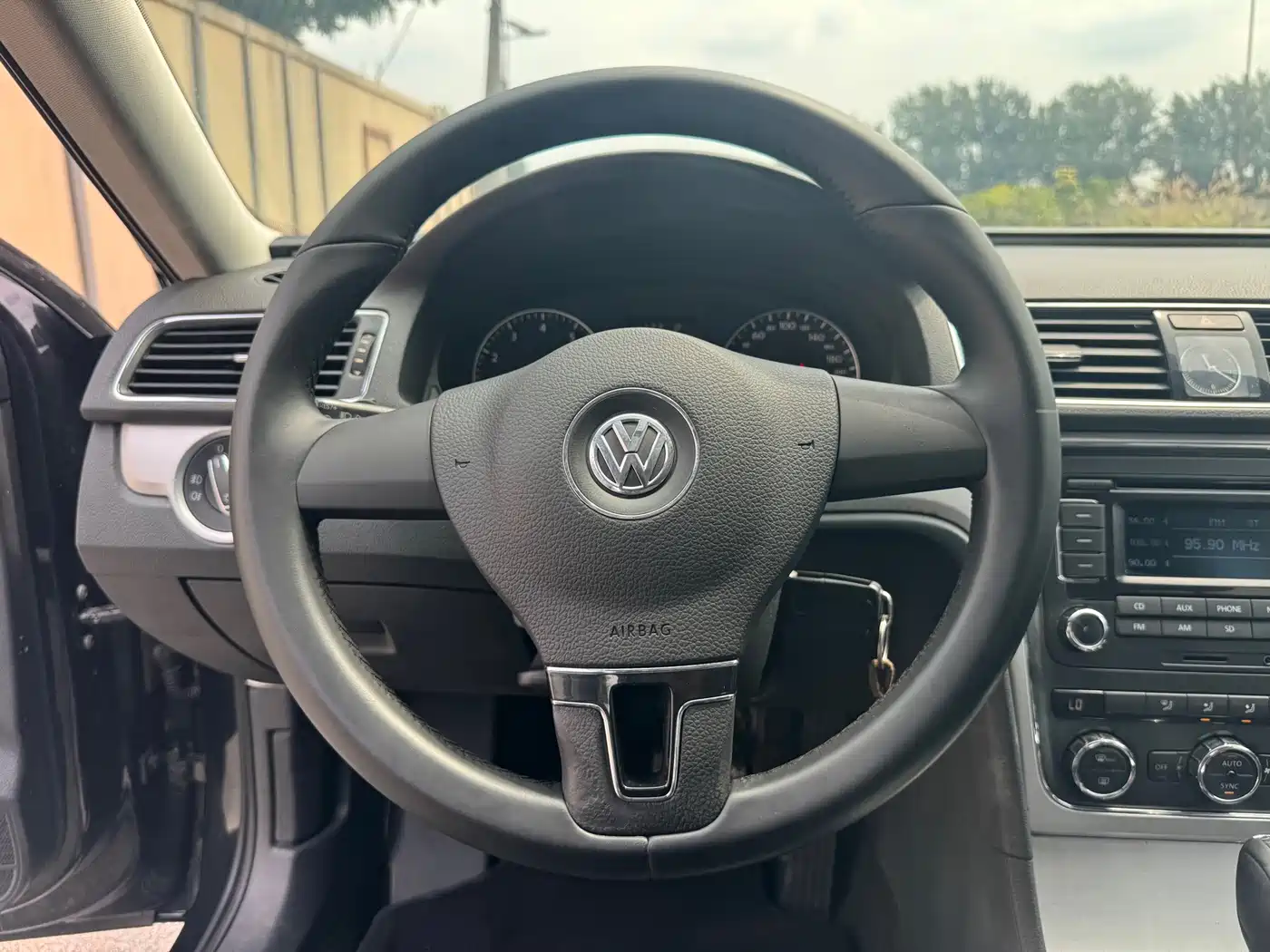 Volkswagen Passat 2012 2011 1.8TSI Automatic Premium Edition