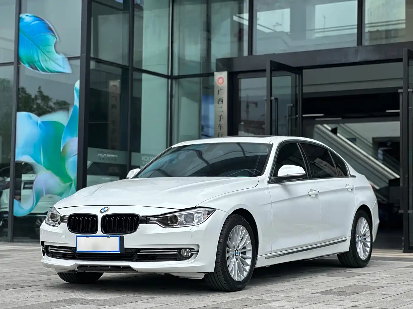 BMW 3 Series 2014 320Li Luxury Design Package фото 2