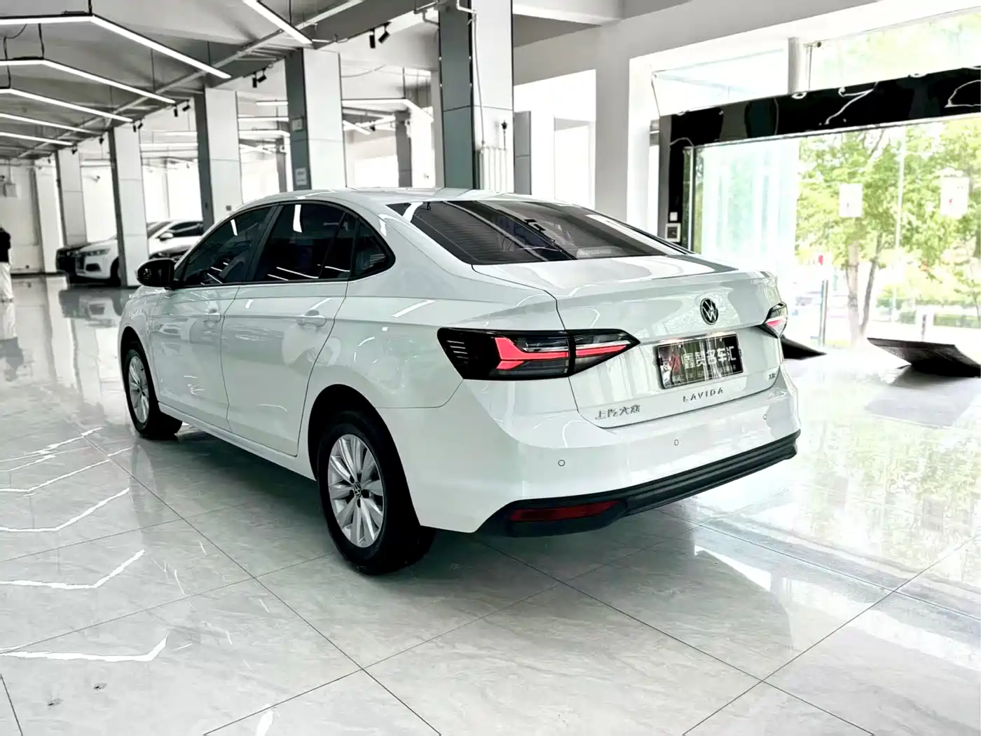 Volkswagen Lavida 2025 New Edge 1.5L Outstanding New Ease фото 4