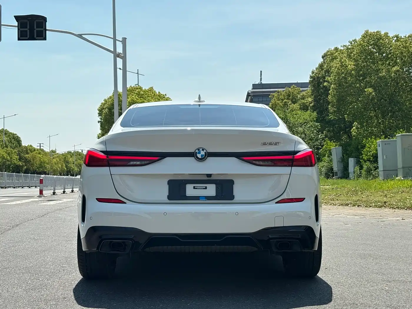 BMW 2 Series (Import) 2023 225i 4-Door Coupe M Sport Package фото 5