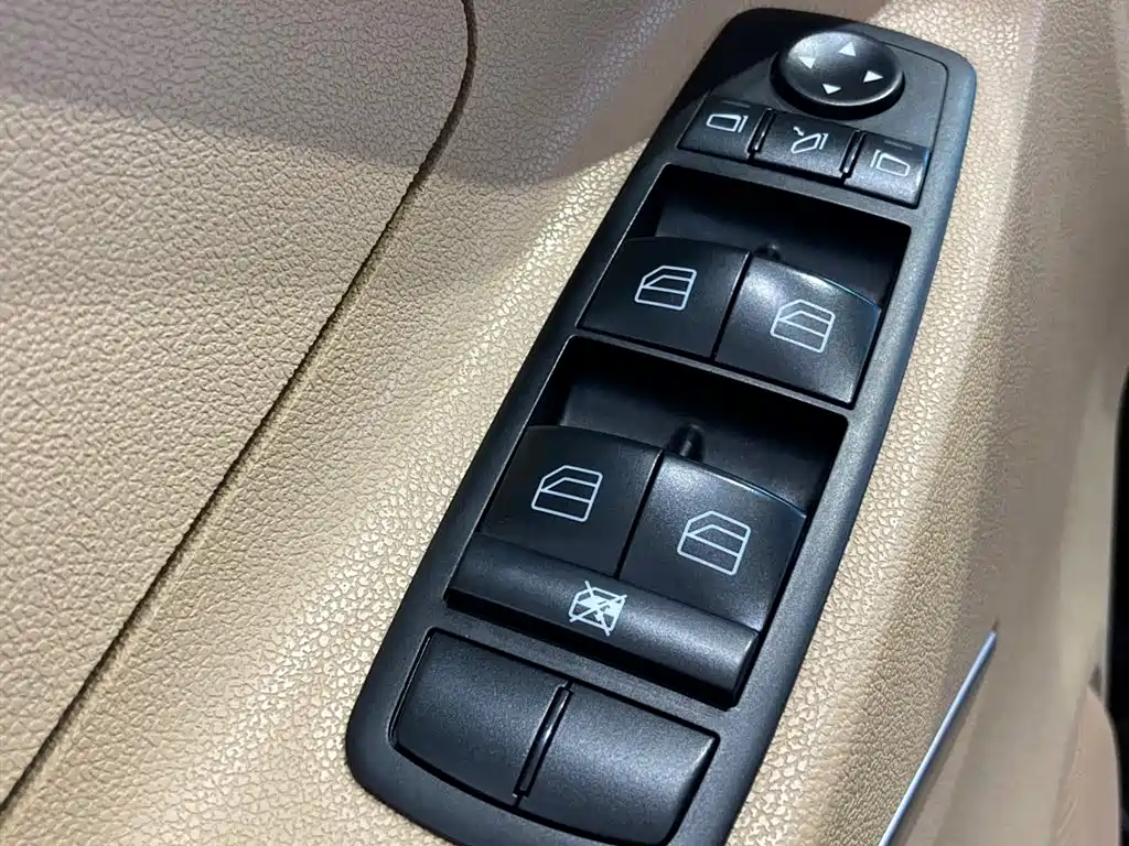 Mercedes-Benz M-Class фото 9