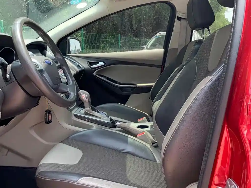 Ford Focus 2013 2012 Hatchback 1.6L Automatic Trend