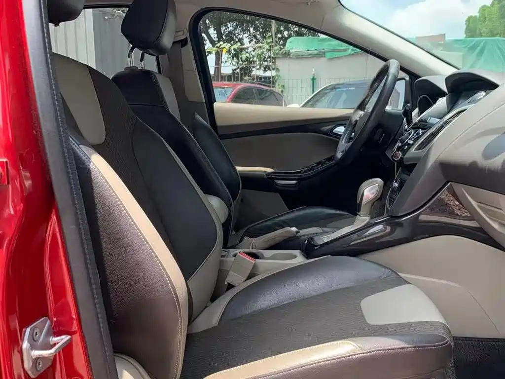 Ford Focus 2013 2012 Hatchback 1.6L Automatic Trend