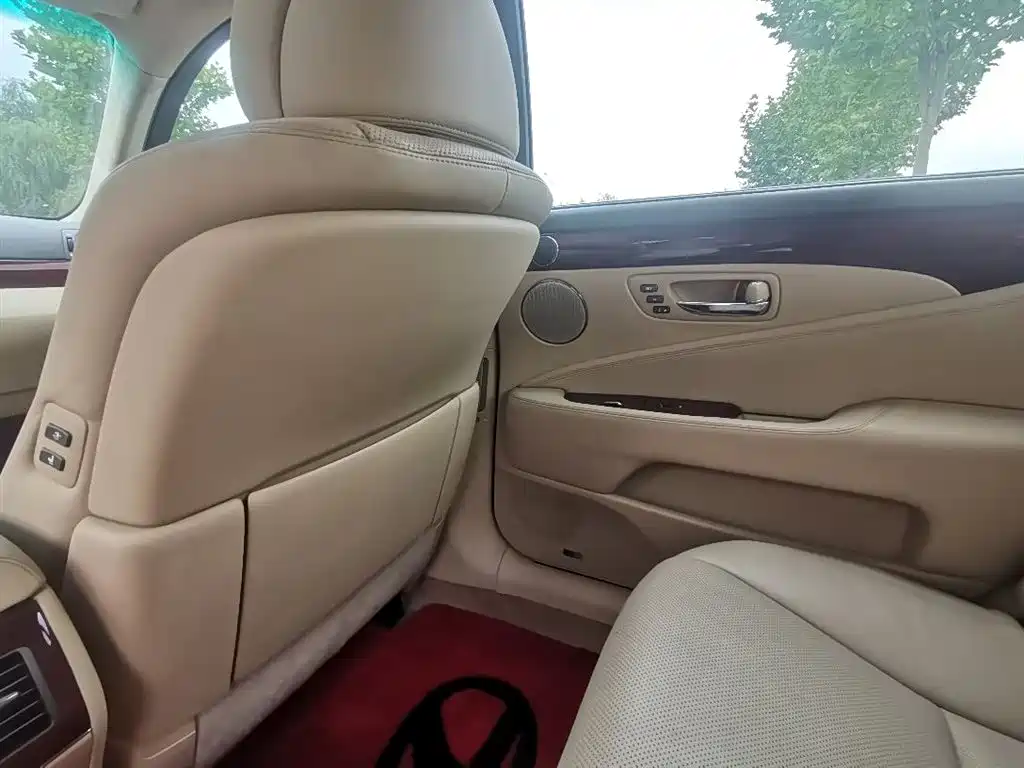 Lexus LS 2006 460L Premium Edition фото 16