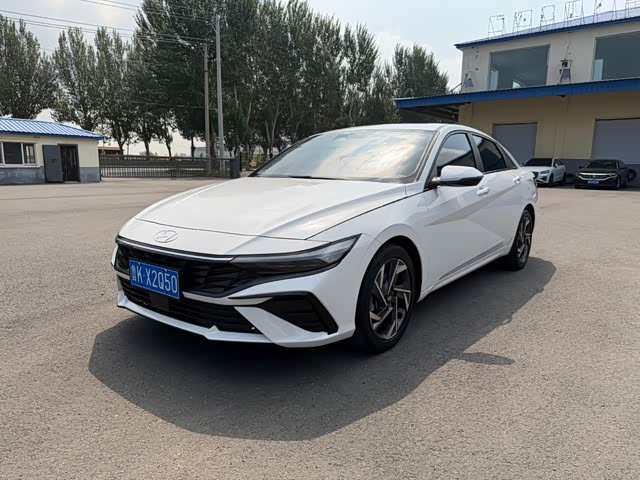 Автомобиль 2023 1.5L CVT LUX